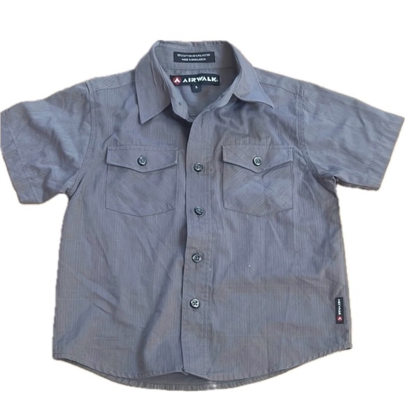 Airwalk Other - Boys Airwalk Gray Short Sleeve Button Down Shirt Size 5 | Skater Style Top